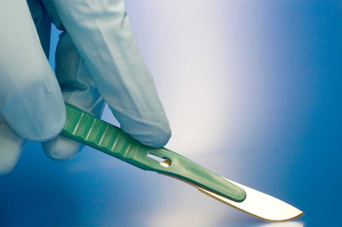 disposable surgical scalpel.jpg