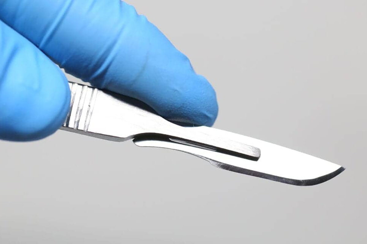 surgical scalpel1.jpg