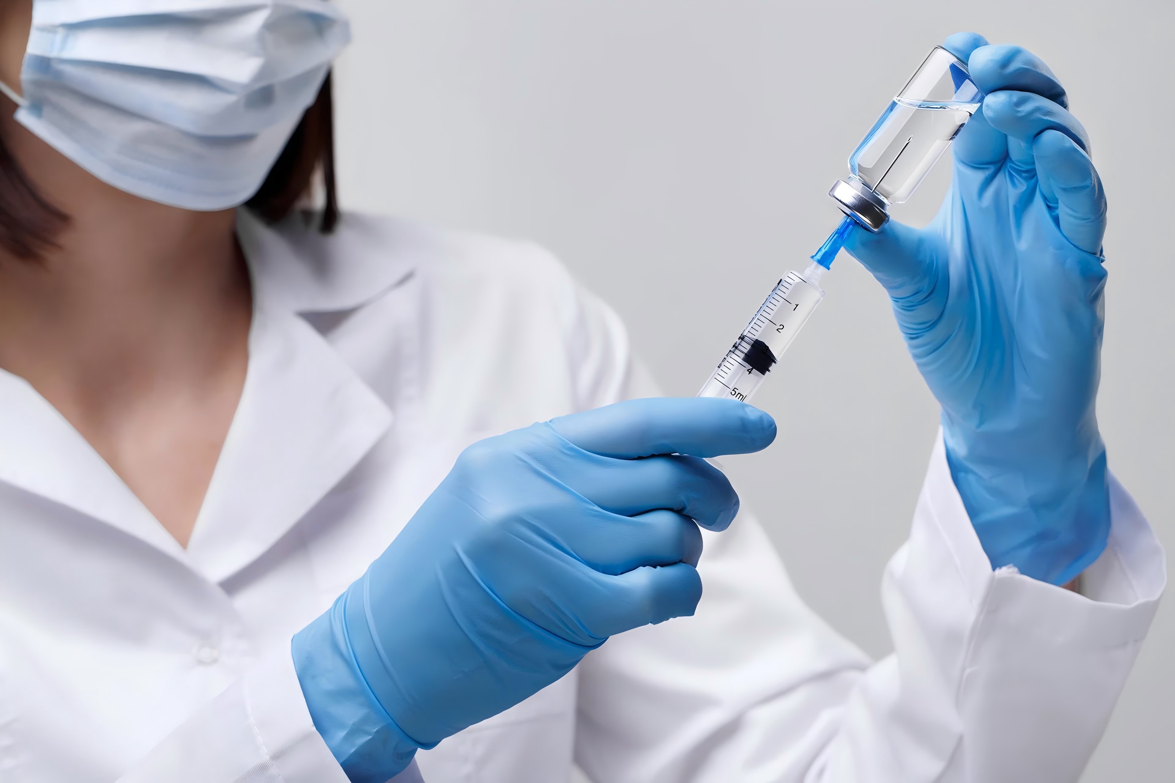 hypodermic-needle-a-revolution-in-medical-science-and-technology-featured