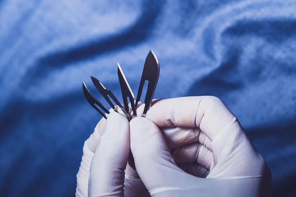 surgical scalpel4.jpg